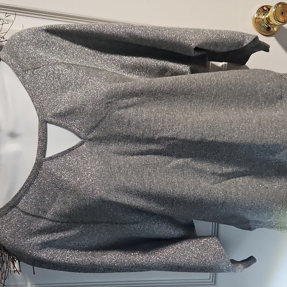 Guess Silver Metallic Dolman Sleeve Size Medium - Picture 1 of 9